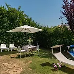 A Casa Di Manu Bed & Breakfast 2*