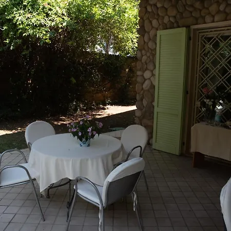 A Casa Di Manu Oda ve Kahvaltı Desenzano del Garda